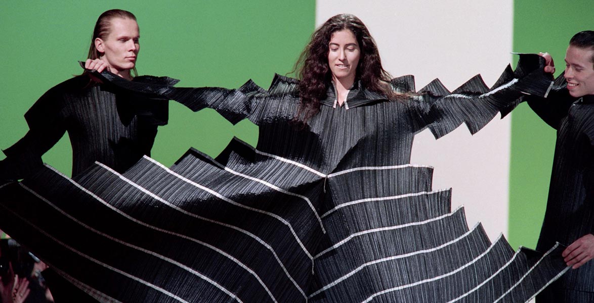 Rakesh Thakore's Homage to Issey Miyake | The Voice Of Fashion